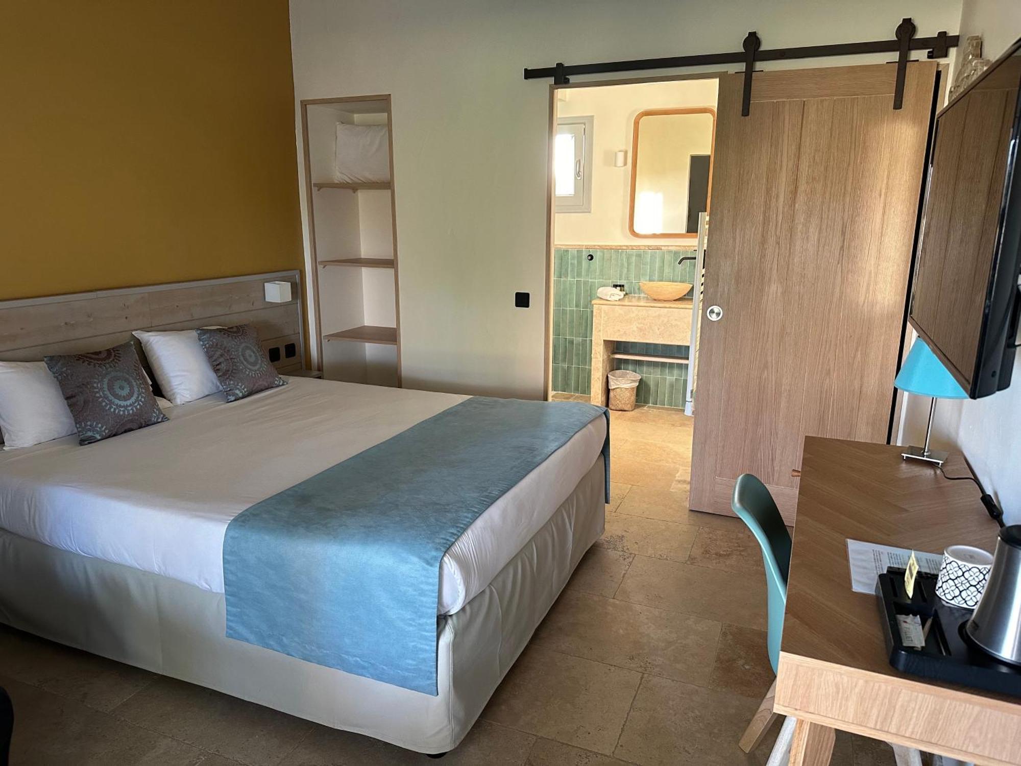 Hotel Mas Des Barres 3*
